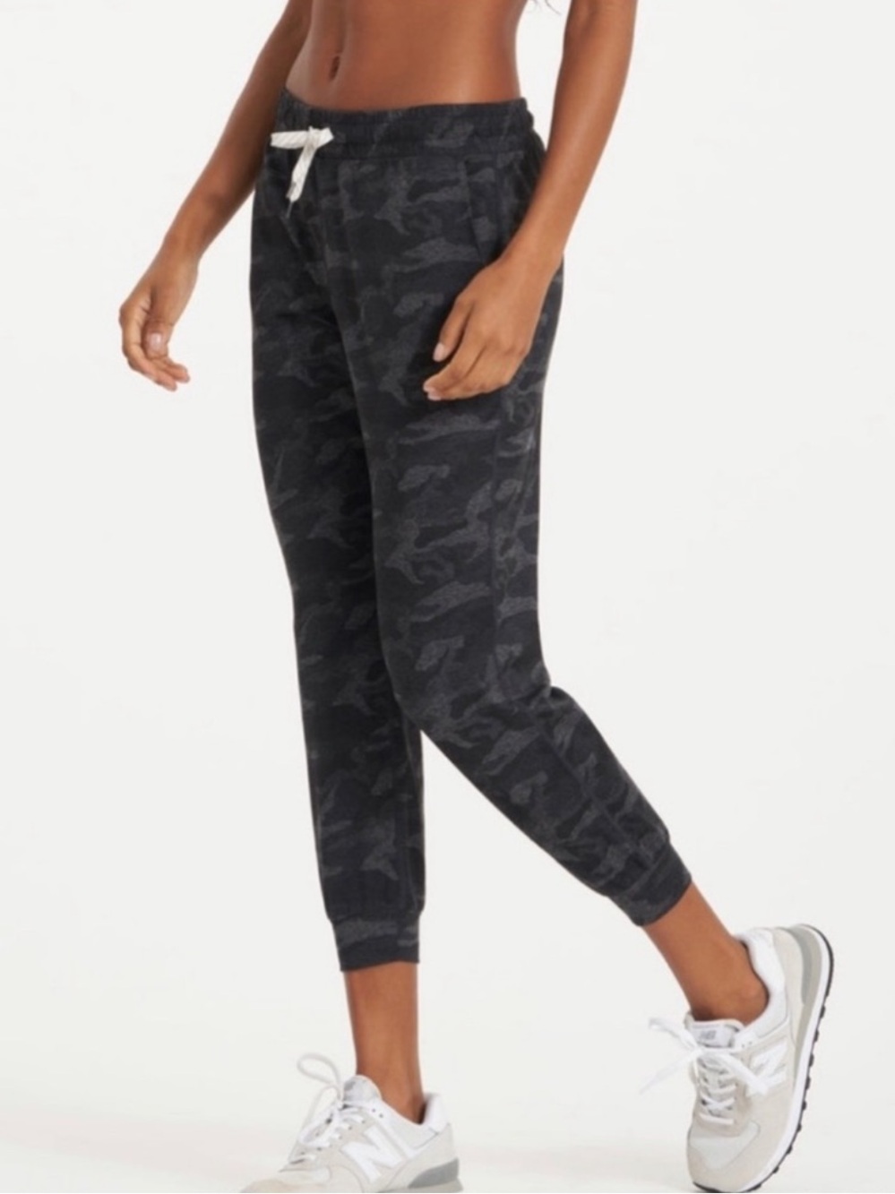Vuori Performance Jogger Pants Sweatpants Gray Black Camo Camouflage Ankle XL